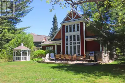 Welcome to Maple Cottage, a rare opportunity to own Week 2 at The Landscapes Lake of Bays, a luxury...