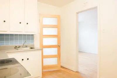 625, avenue Calixa-Lavallée Occupation 1er juillet Entièrement rénové Balcon privé Attraits de lunit...