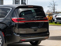 Welcome to 400 Chrysler Dodge Jeep Ram. 3.6L Pentastar V-6 engine - Advanced infotainment system - C... (image 6)