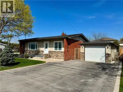Enjoy your morning coffee on your private back deck. This lovely bungalow features 2 bedrooms and a...