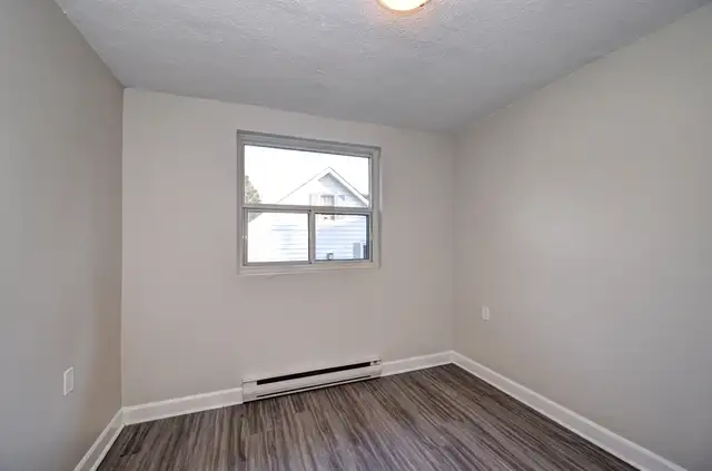 Mount Forest 1 Bedroom Apartment for Rent: in Long Term Rentals in Stratford - Image 18