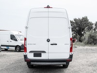 . Engine: 6 Cylinder Engine (image 4)