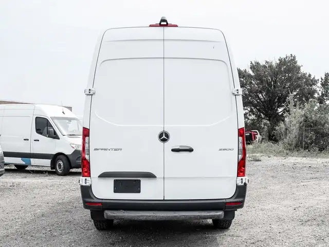 2021 Mercedes-Benz Sprinter 2500 170-in. WB in Cars & Trucks in Mississauga / Peel Region - Image 6