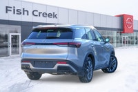 Step into sophistication and unparalleled versatility with the 2025 INFINITI QX60 LUXE. This strikin... (image 6)