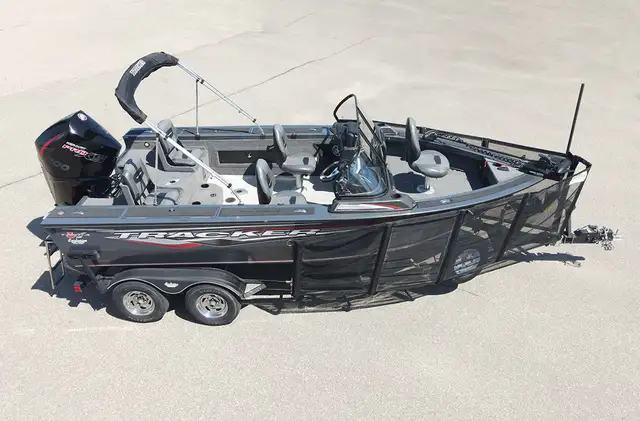 2020 TRACKER Targa V-18 Combo Fish & Ski -used fishing boat in Powerboats & Motorboats in Prince Albert - Image 10