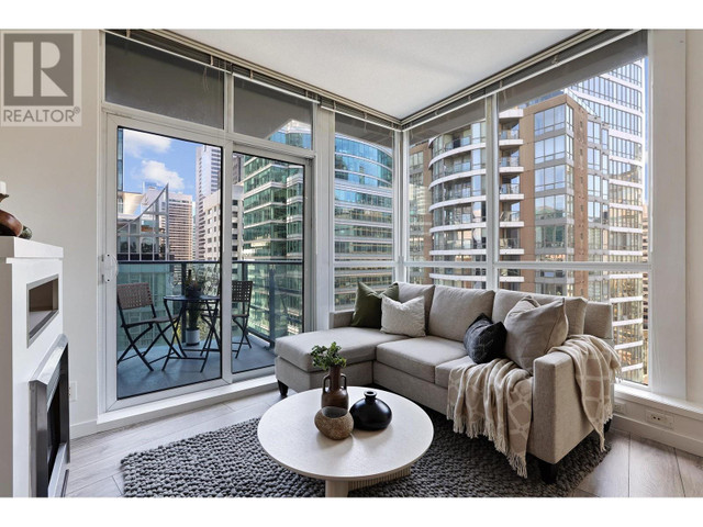 1905 1189 MELVILLE STREET Vancouver, British Columbia in Condos for Sale in Vancouver - Image 2