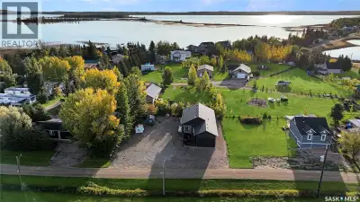 1358 Sq Ft 4-Season Bungalow – Iroquois Lake Just over an hour from Saskatoon and Prince Albert, thi...