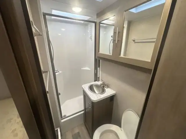 2024 Adventurer LP Class C Adventurer 23RB in RVs & Motorhomes in Kelowna - Image 21