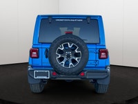 Cloth Low-Back Bucket Seats, Remote Start System, Heated Front Seats, Heated Steering Wheel, 12.3 To... (image 4)