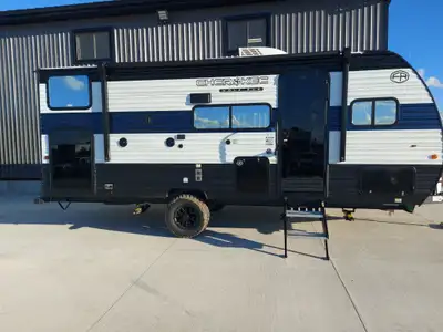 Specifications and Features: Length (ft): 23'11 Width (ft): 7'6 GVWR (lbs): 5707 Dry Weight (lbs): 4...