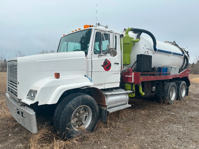 Freightliner Vac Truck For Parts in Heavy Trucks in Red Deer