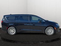 Cloth Bucket Seats, Remote Start System, Heated Front Seats, Heated Steering Wheel, Uconnect 5 W 7 D... (image 8)