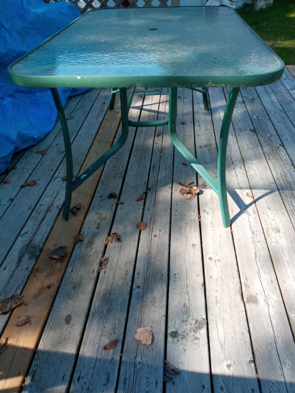 ( $ 100,00 ,TABLE PATIO TERRASSE VERT)  in Patio & Garden Furniture in Granby - Image 3
