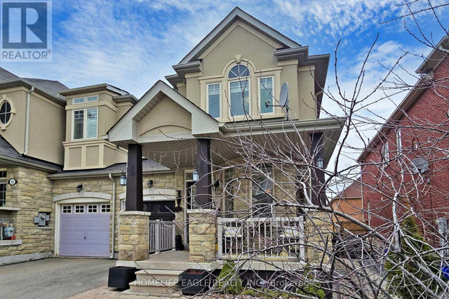 44 PEXTON AVE W Richmond Hill, Ontario in Houses for Sale in Markham / York Region - Image 2