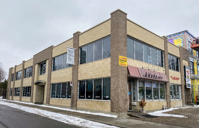 Office For Rent. 500 - 1,000 sq. ft. dans Espaces commerciaux et bureaux à louer  à Ville de Montréal - Image 2