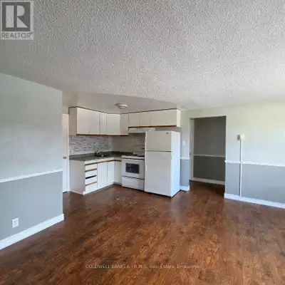 Bright and well-maintained 2-bedroom, 1-bathroom apartment located on the second floor of a centrall...