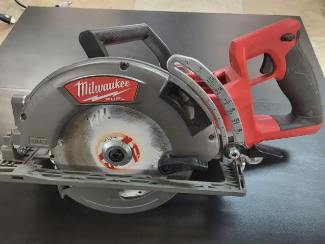 circular saw in Power Tools in Thunder Bay - Image 2