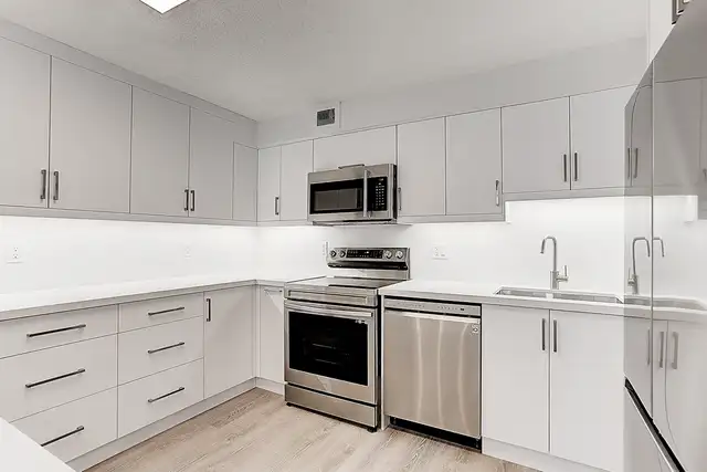 188 Spadina Ave - 405 in Long Term Rentals in City of Toronto - Image 2