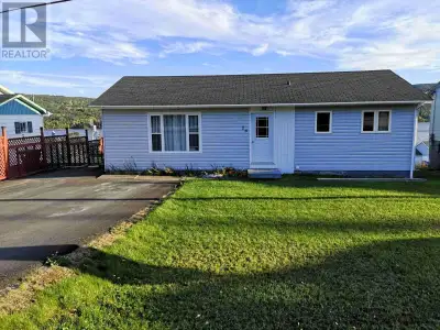 Visit REALTOR website for additional information. Live for free in this 2 apartment home! Come have...