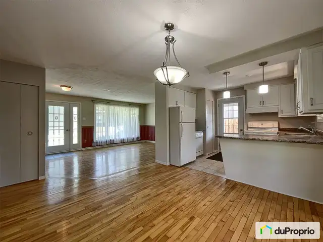 $420,000 - Bungalow for sale in Sherbrooke (Jacques-Cartier) in Houses for Sale in Sherbrooke - Image 5