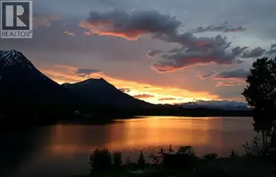 One-of-a-kind semi-waterfront building lot in sought-after Watson’s Landing on Lake Kathlyn. Beautif...