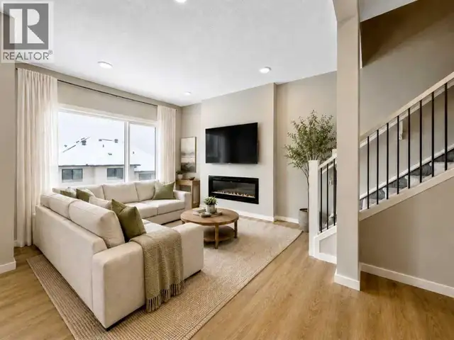 382 Heritage Boulevard Cochrane, Alberta in Houses for Sale in Calgary - Image 5