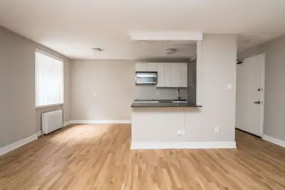 renovated one bedroom, kingston and woodbine - ID 1067, View more