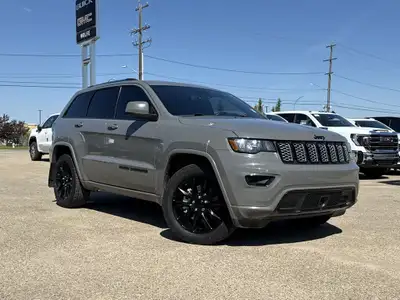 AMVIC Licensed Dealer * Heated Seats & Steering Wheel * Power Liftgate * Remote Start * Universal Ga...