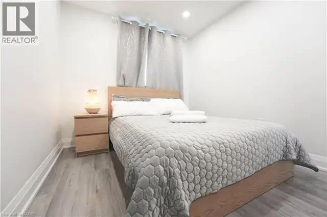 136 JANSEN Avenue Kitchener, Ontario in Long Term Rentals in Kitchener / Waterloo - Image 24