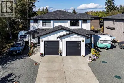 Built in 2023 and showing like new, this beautifully maintained 3-bedroom, 2.5-bath half duplex offe...