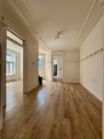 Ville-Marie - Superbe 6 1/2 Rénové au 2e Étage - 4 Chambres