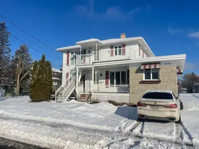 418-655-8281 À voir au 891 Chemin Pintendre, à Pintendre / Lévis, superbes belles chambres à louer d...