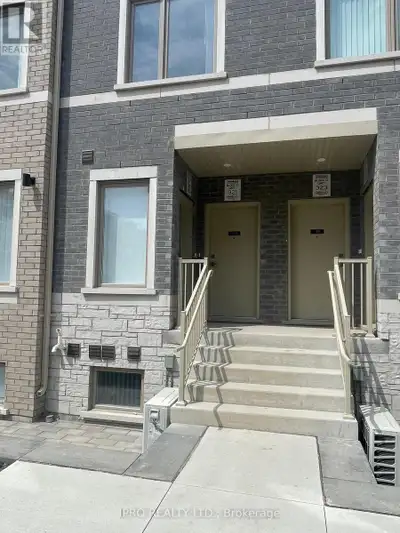 TH173 - 151 HONEYCRISP CRESCENT Vaughan (Vaughan Corporate Centr