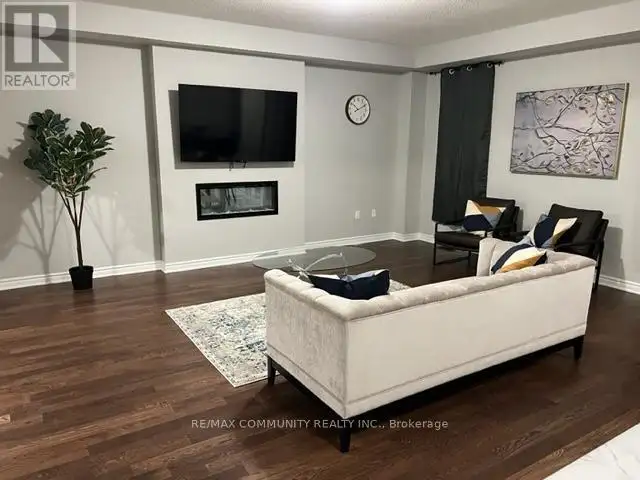ROOM - 1568 SCARLETT TRAIL Pickering, Ontario in Long Term Rentals in Oshawa / Durham Region - Image 5
