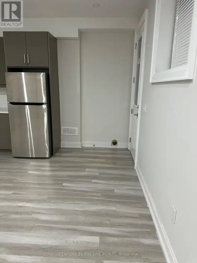 LOWER - 201A MCINTOSH STREET Toronto (Birchcliffe-Cliffside), On in Long Term Rentals in City of Toronto - Image 8