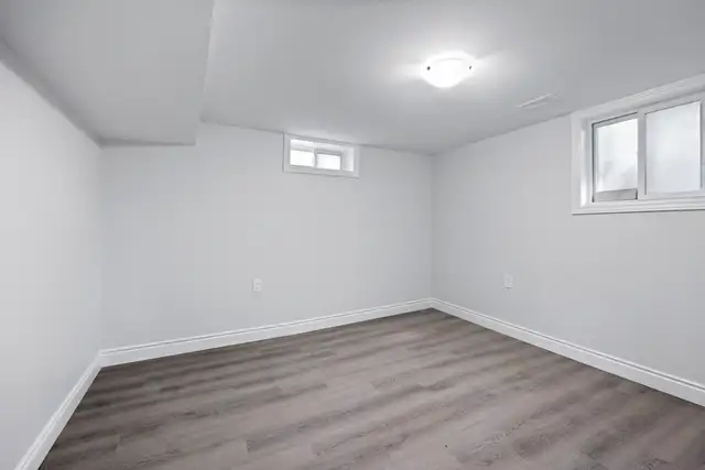 Spacious 2-Bedroom 1 Bath Lower Unit w/ AC, laundry in Long Term Rentals in Windsor Region - Image 7