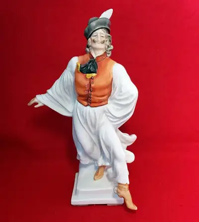 Hungarian Czardas dancer colored Top condition approx. 1960s 29 cm high Herend Porcelain Figurine of...