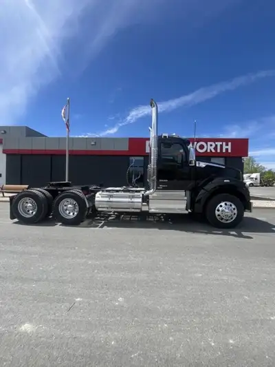2027 GRAPHITE KENWORTH T880S SET FORWARD AXLE HEAVY SPEC DAY CAB 2027 KENWORTH T880S ...