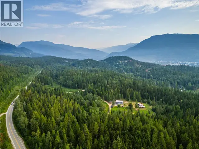 1750 Highway 23 South Highway S Revelstoke, British Columbia in Houses for Sale in Revelstoke - Image 8