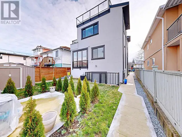 2577 PARKER STREET Vancouver, British Columbia62867603374209121