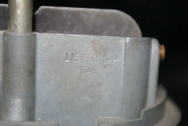 HOLLEY CARB &  INTAKE  MANIFOLD EDELBROCK PERFORMANCE in Auto Body Parts in Edmonton - Image 8