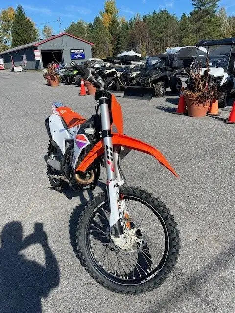 2024 KTM 250 SX-F Track-Ready Performance & Low Hours in Dirt Bikes & Motocross in Ottawa - Image 4