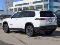 This Jeep Cherokee has a durable Intercooled Turbo Gas/Electric I-4 1.6 L/98 engine powering this Va... (image 5)