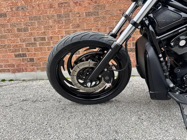 2011 Harley-Davidson V-Rod **CUSTOM BODY KIT** **VANCE & HINES P in Street, Cruisers & Choppers in Markham / York Region - Image 27