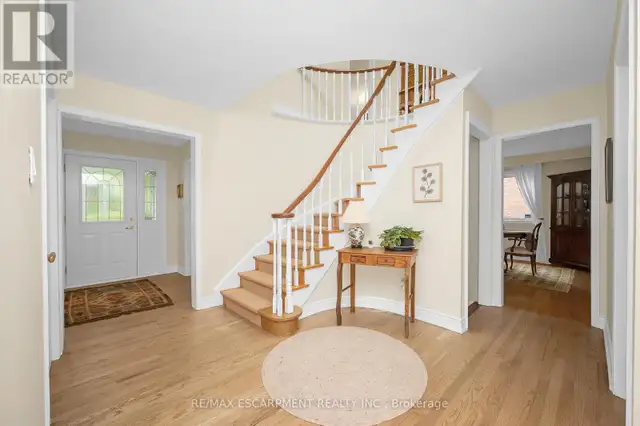 1354 EDGEWARE ROAD Oakville (FA Falgarwood), Ontario in Houses for Sale in Oakville / Halton Region - Image 7