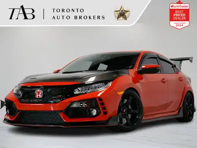 This 2018 Honda Civic is a local Ontario vehicle. Combining efficiency, sporty performance, and mode...