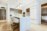 Short-Term Furnished Suites at Minto Yorkville Experience refined, flexible living in the heart of T... (image 3)