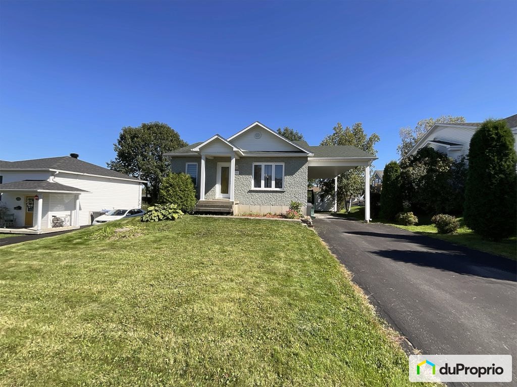 $419,000 - Bungalow for sale in Sherbrooke (Fleurimont) — photo 1