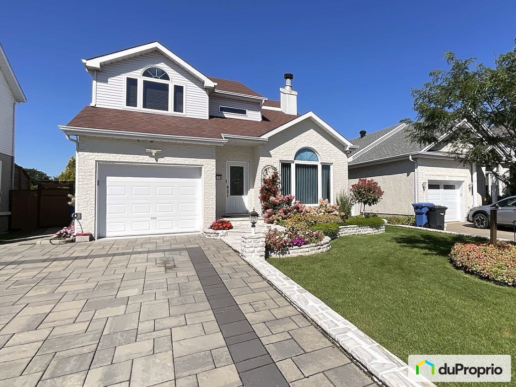 $879,000 - 2 Storey for sale in Longueuil (Vieux-Longueuil) — photo 1