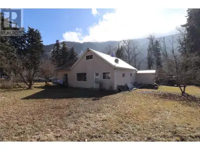 5 bedroom farmhouse on just over 8 acres along the Kettle River. The property features flat farm lan...